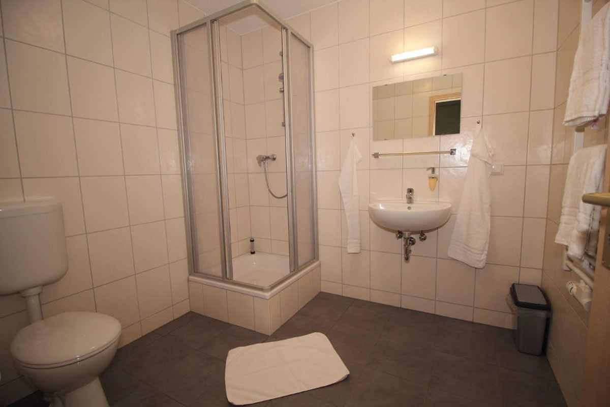 Kutterfisch Kajueten Direkt Im Stadthafen Apartman Sassnitz Kültér fotó